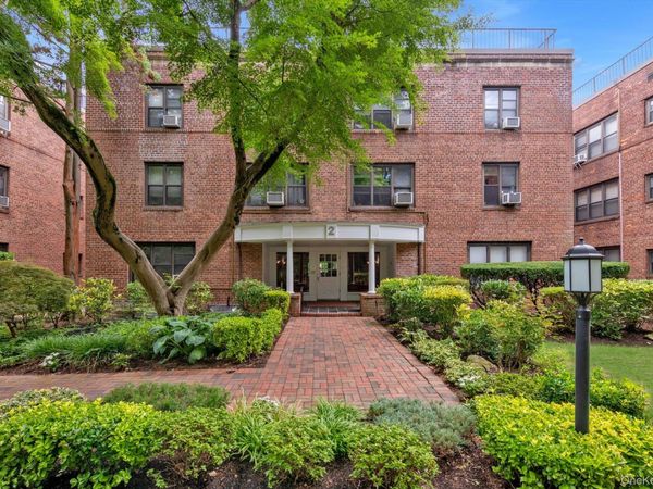 2 Townhouse Place , Unit 3N, Great Neck, NY 11021