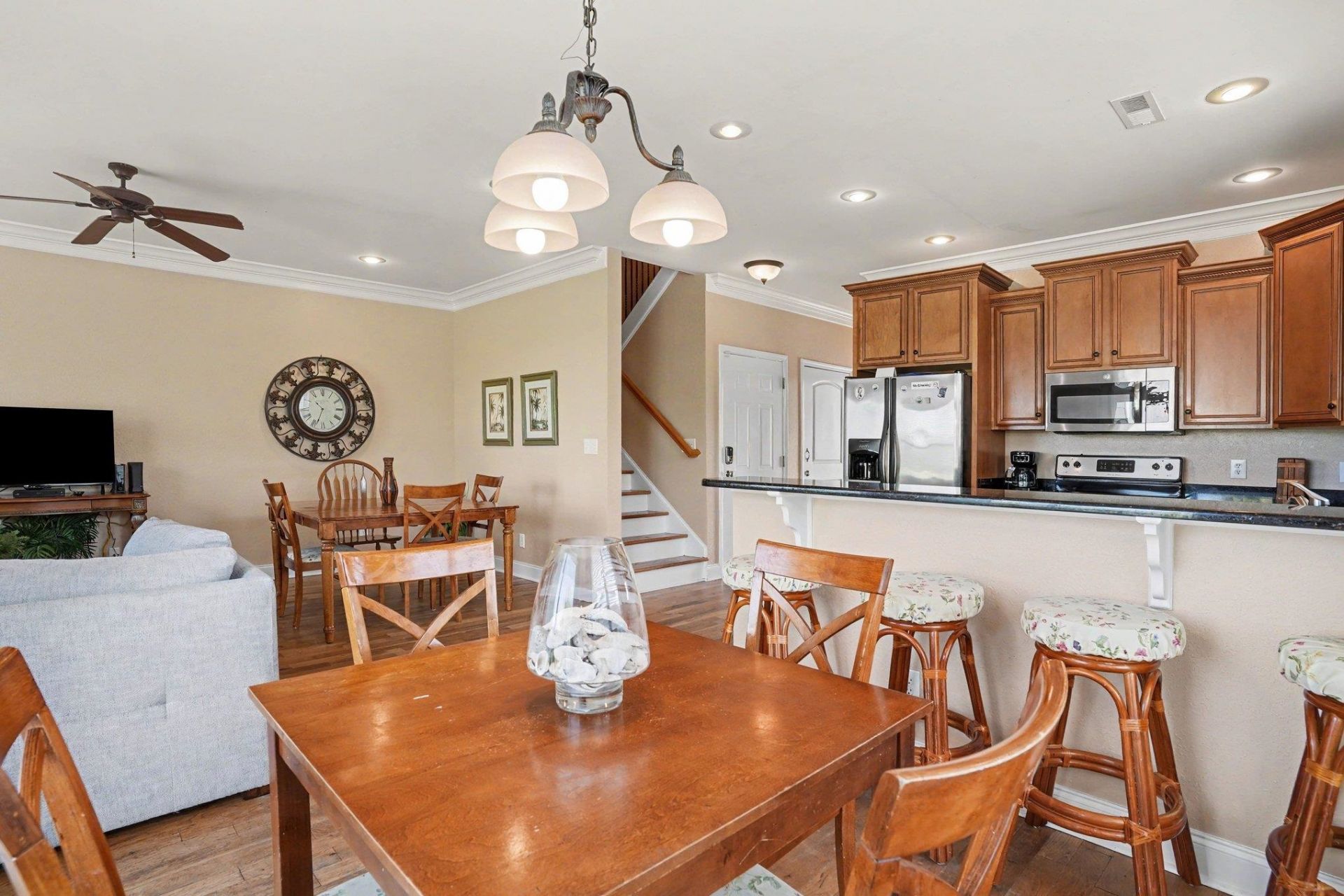 223a Dogwood Dr. N Photo 10