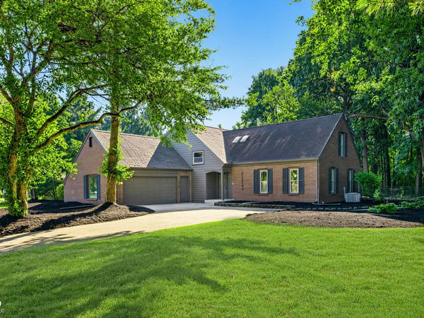 1115 Indianpipe Lane, Zionsville, IN 46077