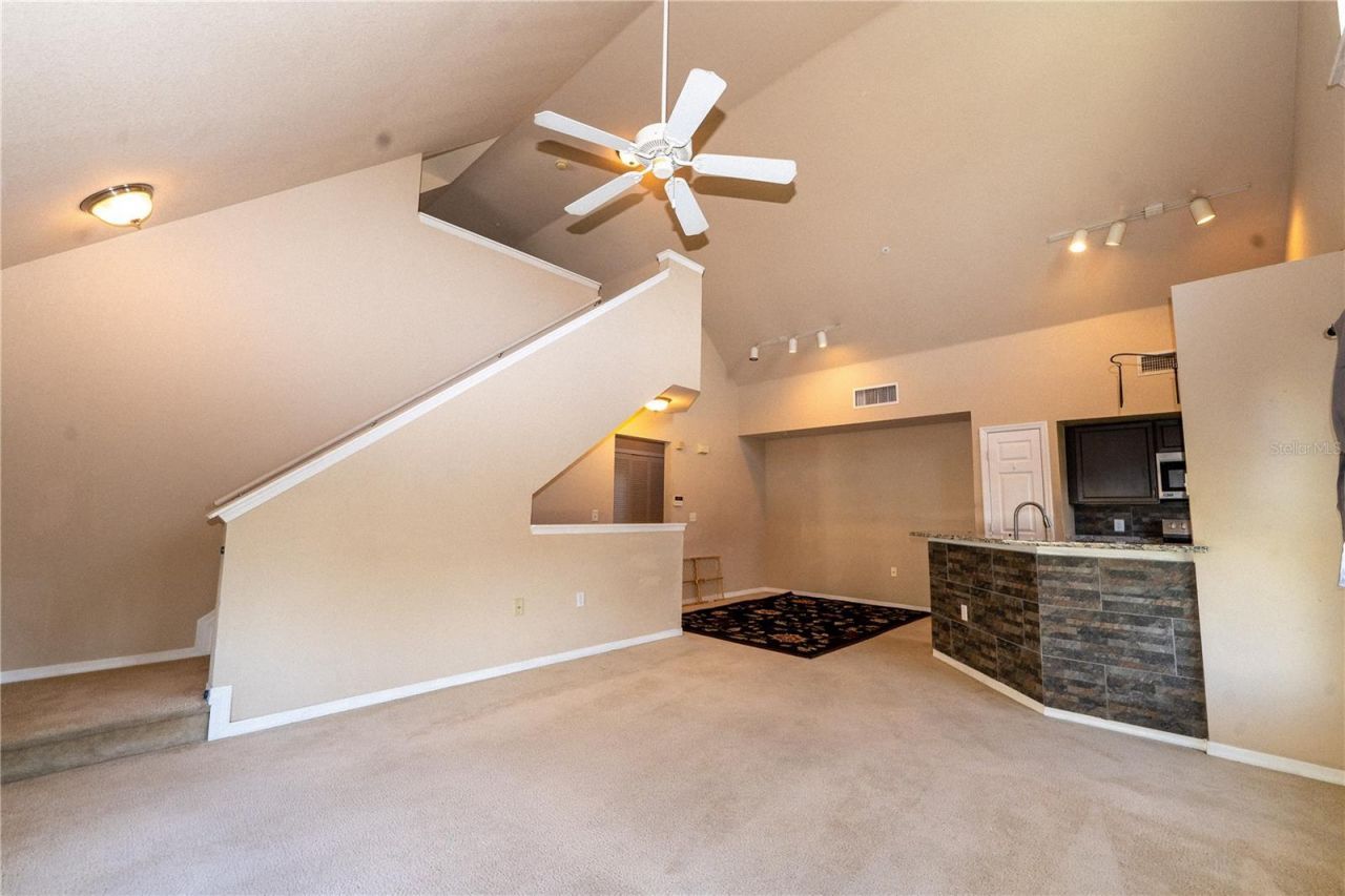 5511 Rosehill Road, Unit 203, Sarasota, FL 34233 Photo