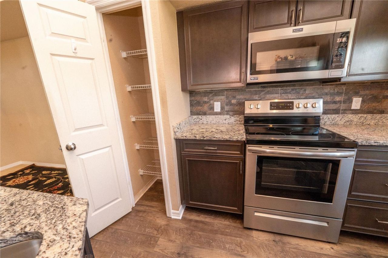5511 Rosehill Road, Unit 203, Sarasota, FL 34233 Photo