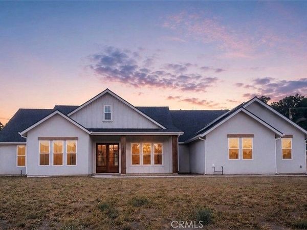 24401 Oaktree Court, Tehachapi, CA 93561