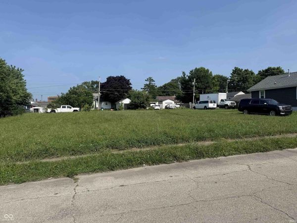 2220 Lincoln Street, Anderson, IN 46016