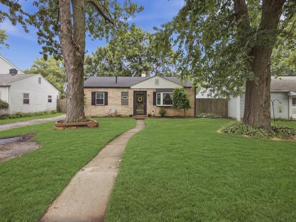 270 Woodlawn Avenue, Porter, IN 46304