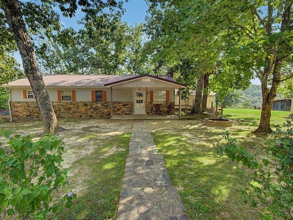 231 Walnut Drive , Mammoth Cave, KY 42259