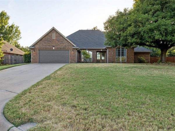 1924 N Brooke Hollow , Stillwater, OK 74075