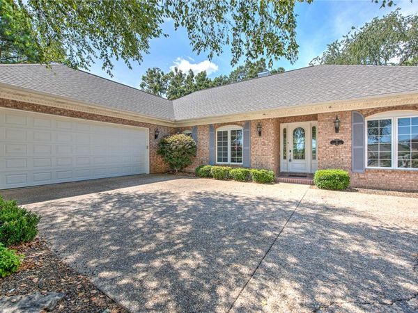 5 Clubhouse Place, Bella Vista, AR 72715