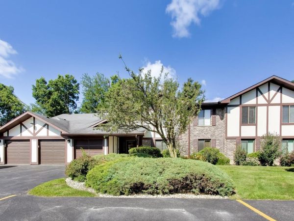 1456 N Elmhurst Road , Mount Prospect, IL 60056