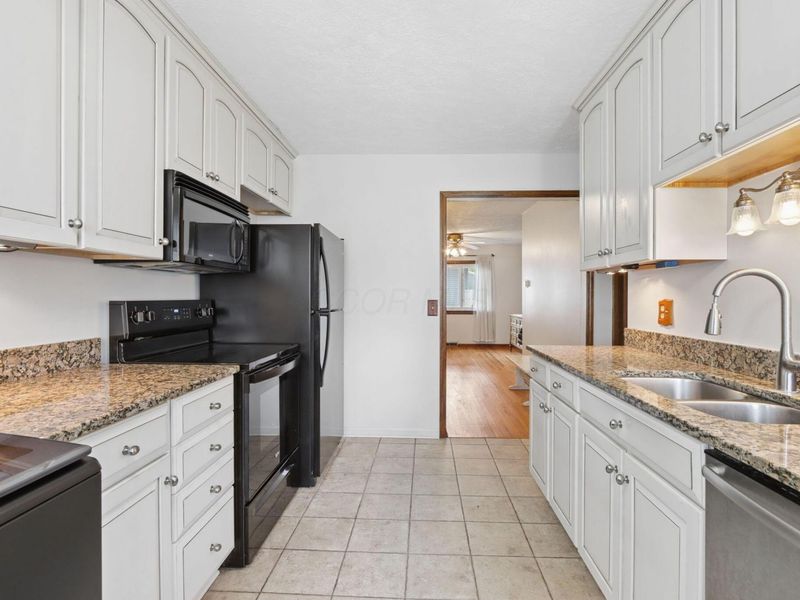 373 Main Street, Unit 373-377, Groveport, OH 43125 Photo 8