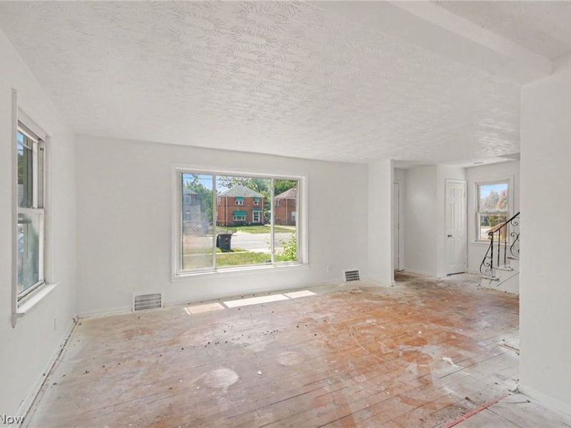 15603 Harvard Avenue, Cleveland, OH 44128 Photo 6