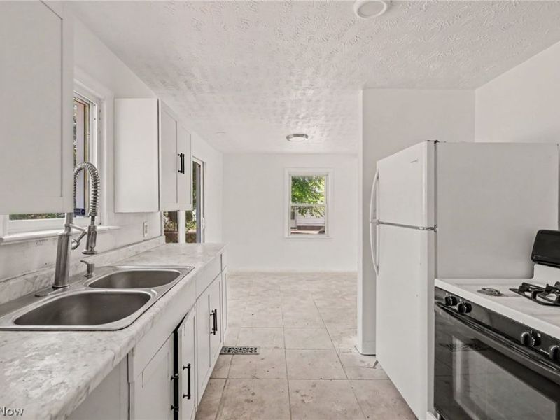 15603 Harvard Avenue, Cleveland, OH 44128 Photo 9