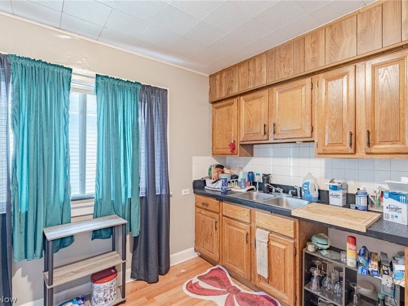 1700 Wayside Road, Cleveland, OH 44112 Photo 11