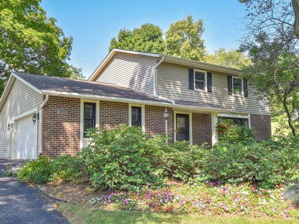W257N5671 North Hill DRIVE, Lisbon, WI 53089
