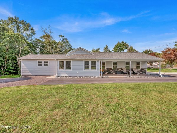 66 Woodland Avenue, Mountain Top, PA 18707