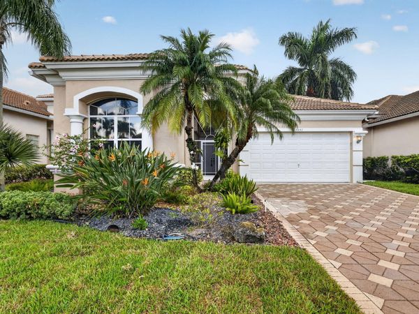 6842 Fairway Lakes Drive, Boynton Beach, FL 33472