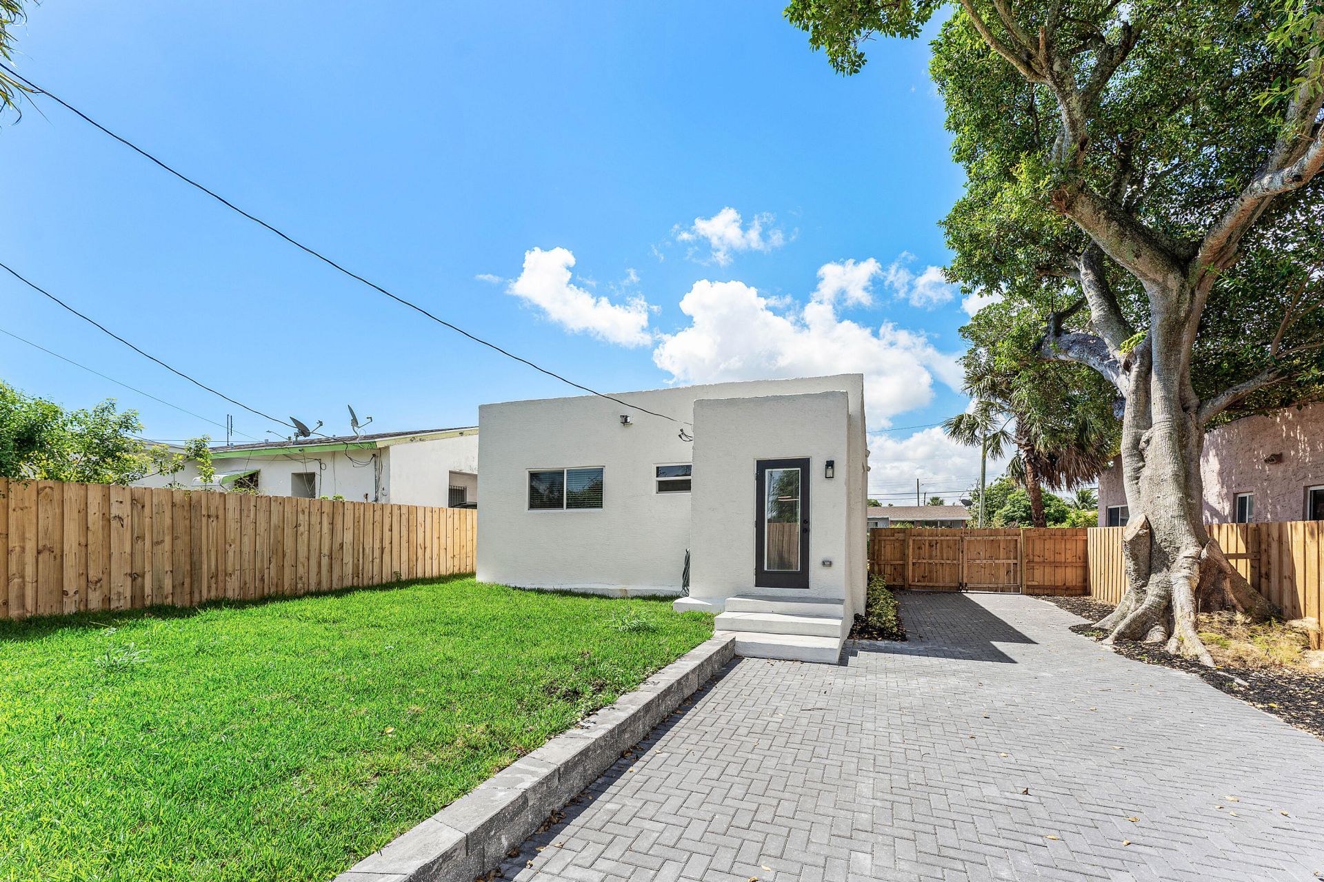 1150 W 25th Street, Riviera Beach, FL 33404 Photo