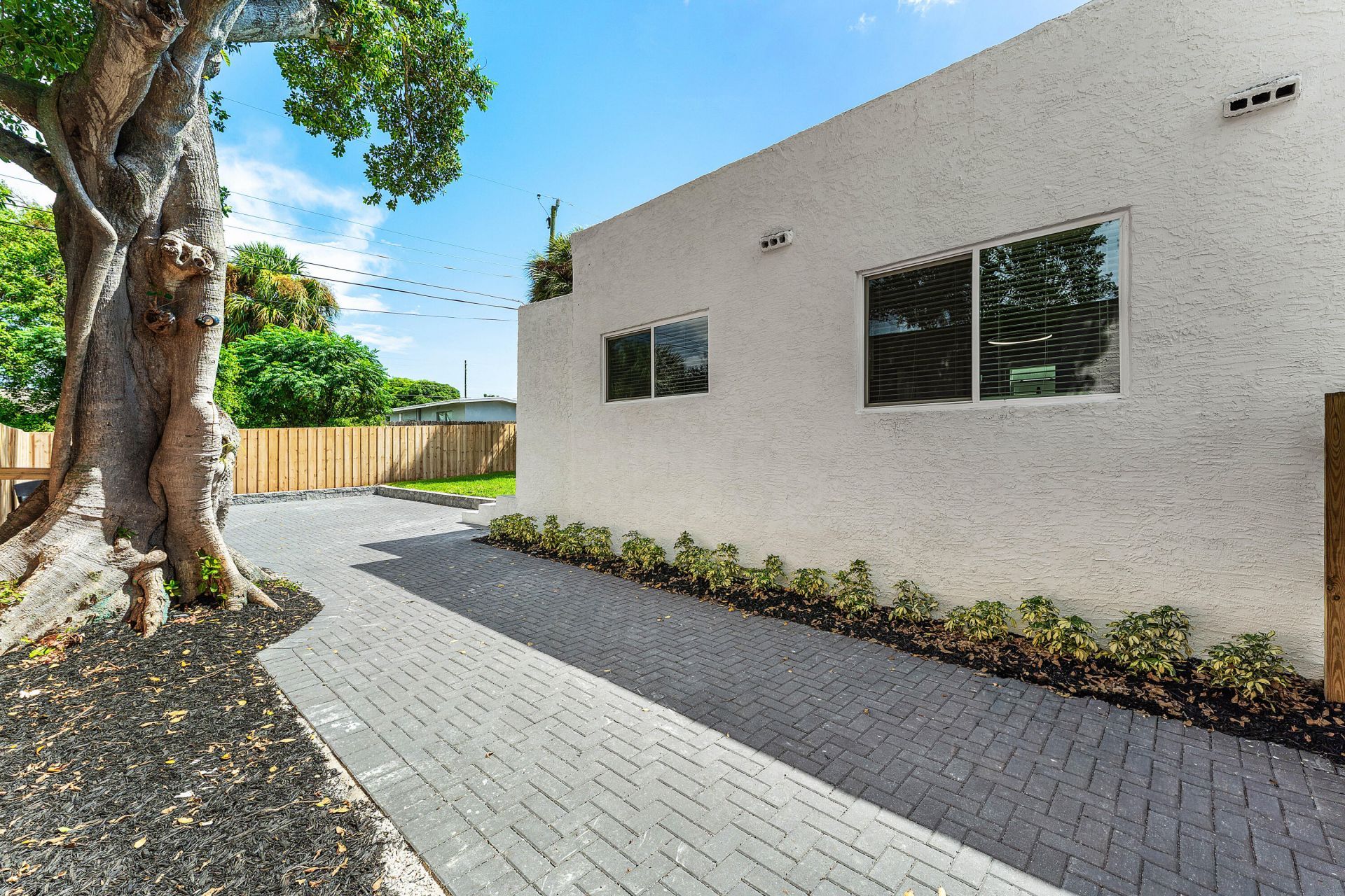 1150 W 25th Street, Riviera Beach, FL 33404 Photo