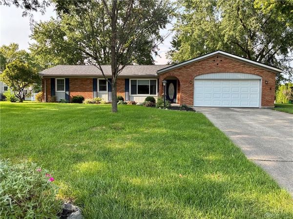 365 Woodlawn Drive, Tipp City, OH 45371