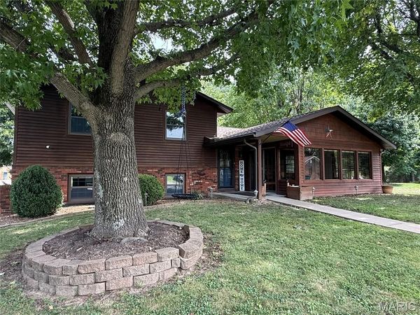806 Charles Court , Steeleville, IL 62288