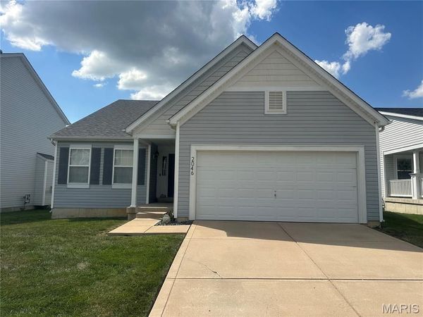 2046 Preston Woods Parkway , Lake St Louis, MO 63367