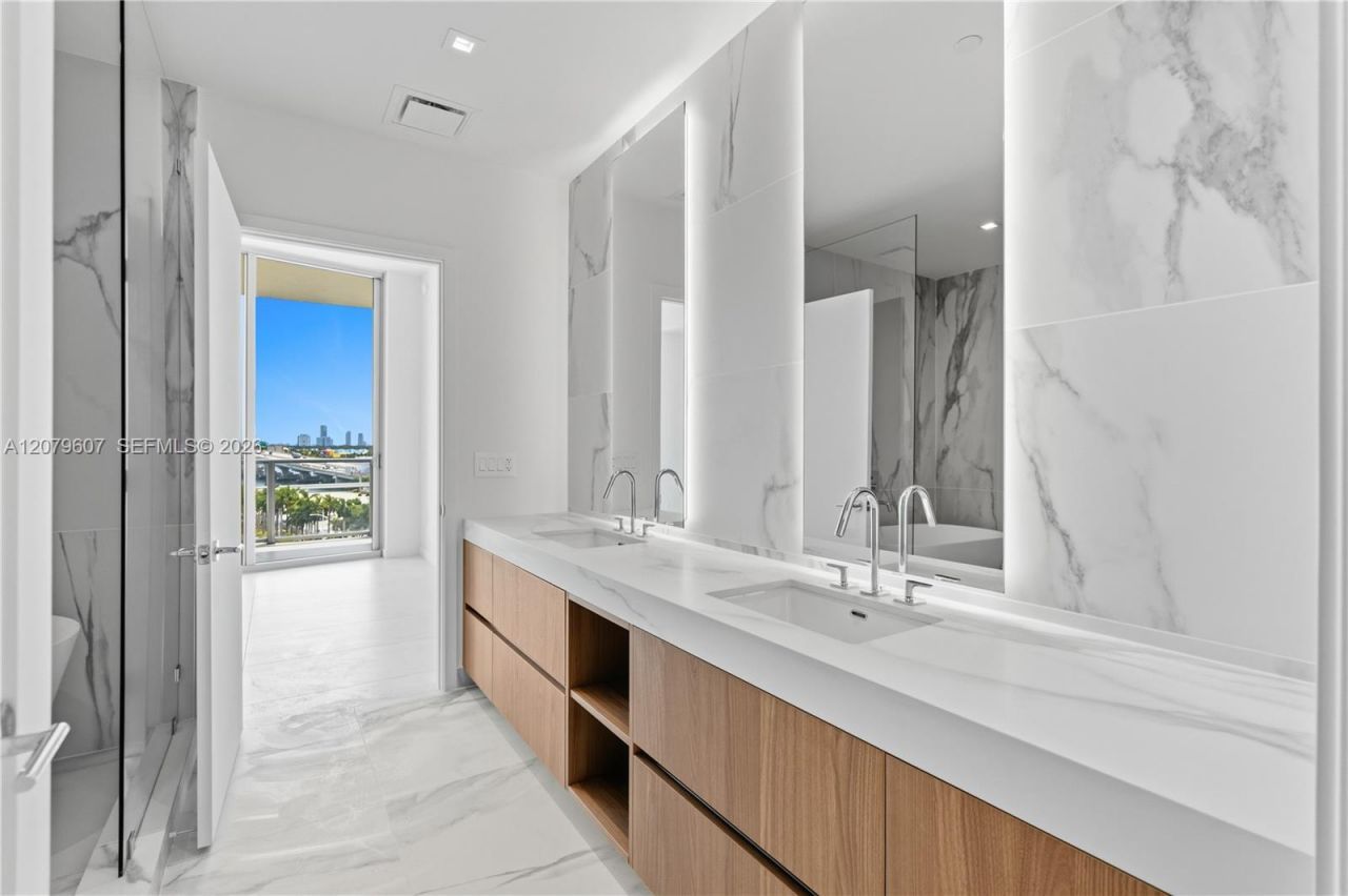 1400 Biscayne Blvd , Unit 804, Miami, FL 33132 Photo
