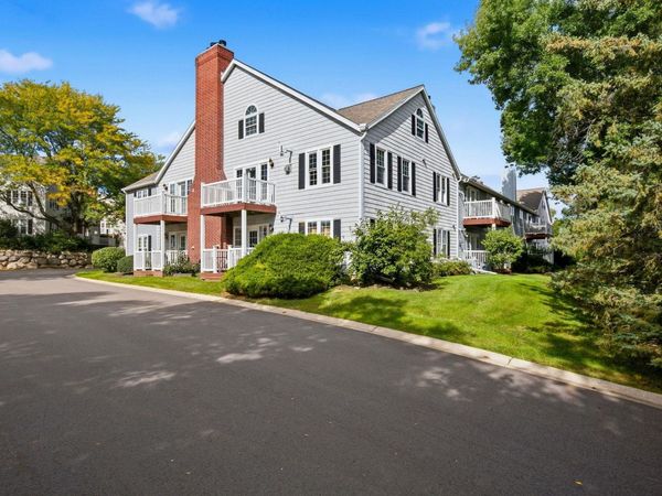 917 Harbor House Drive, Unit 8, Madison, WI 53719