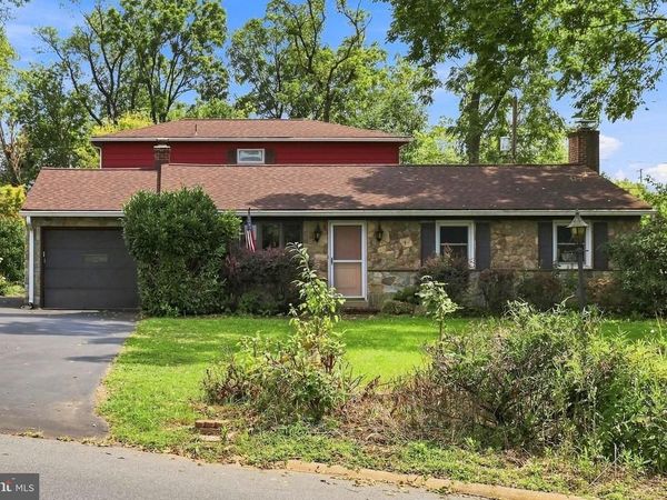 118 GLEN MOORE CIRCLE, LANCASTER, PA 17601