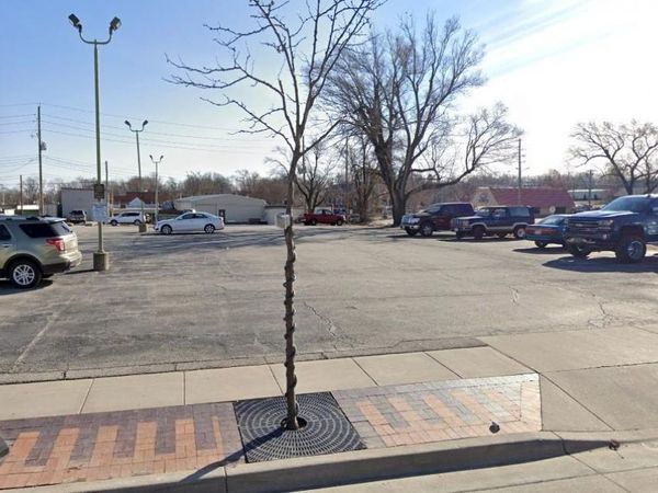 333 SE MAIN Street, Lee's Summit, MO 64063