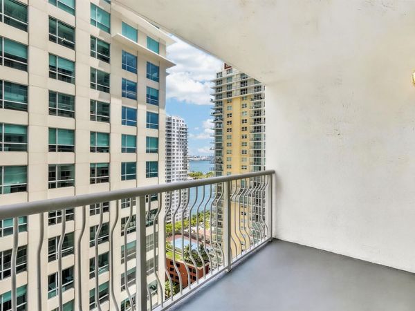 1200 Brickell Bay Drive, Unit 2510, Other, FL 00000