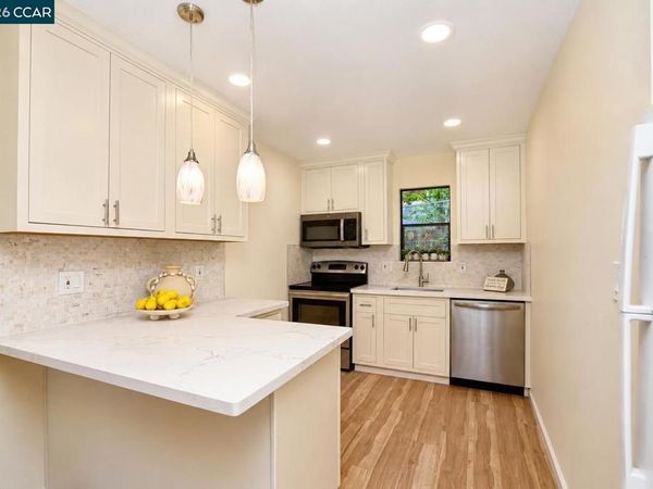 395 Camelback Rd, Unit 2, Pleasant Hill, CA 94523