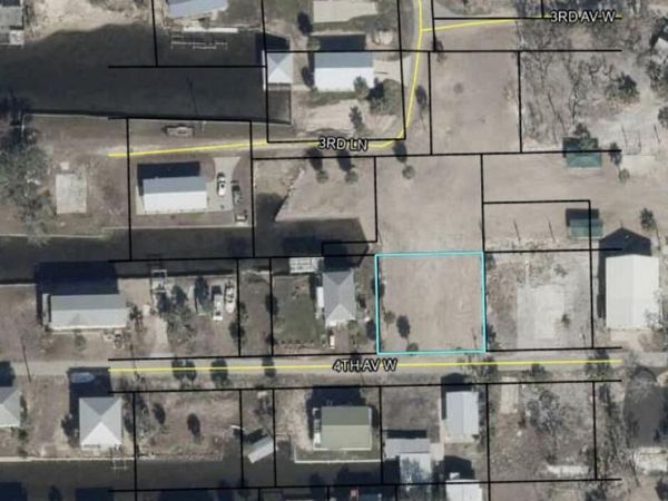 84 W 4th Ave, Horseshoe Beach, FL 32648