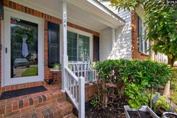 124 N Lake Pointe Drive  photo 4