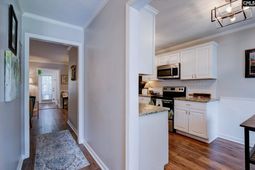124 N Lake Pointe Drive  photo 4