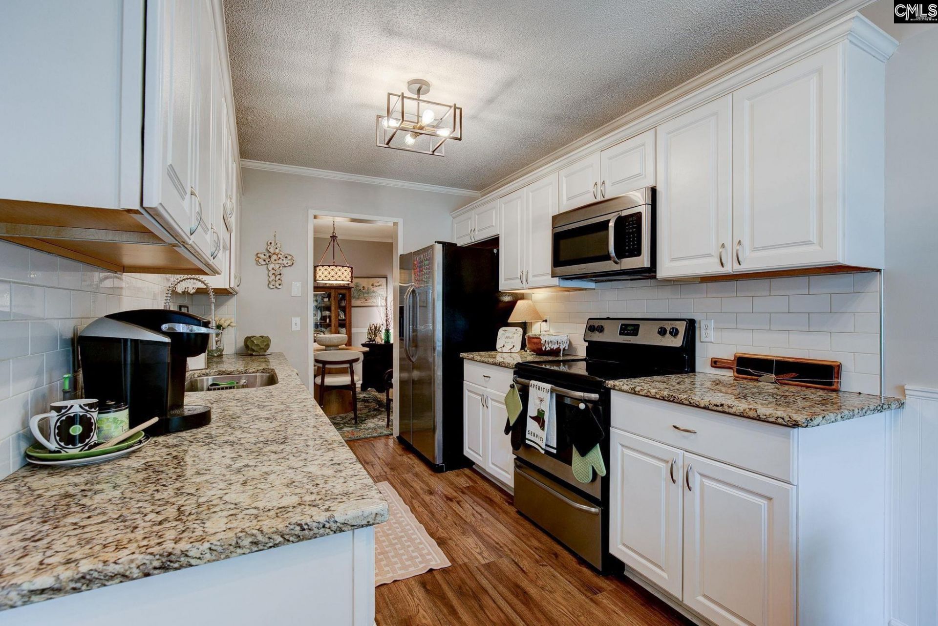 124 N Lake Pointe Drive  Photo 5