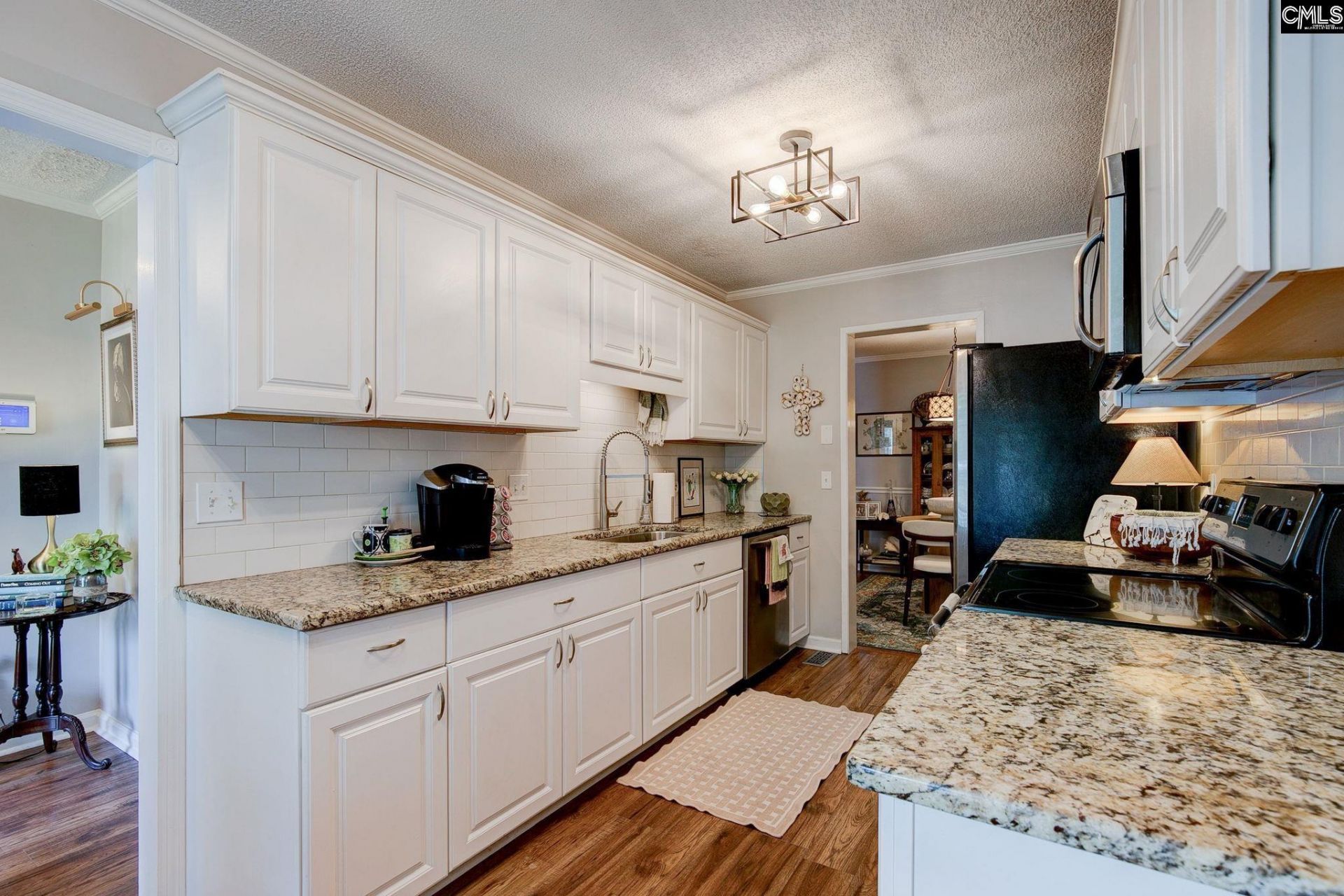 124 N Lake Pointe Drive  Photo 6