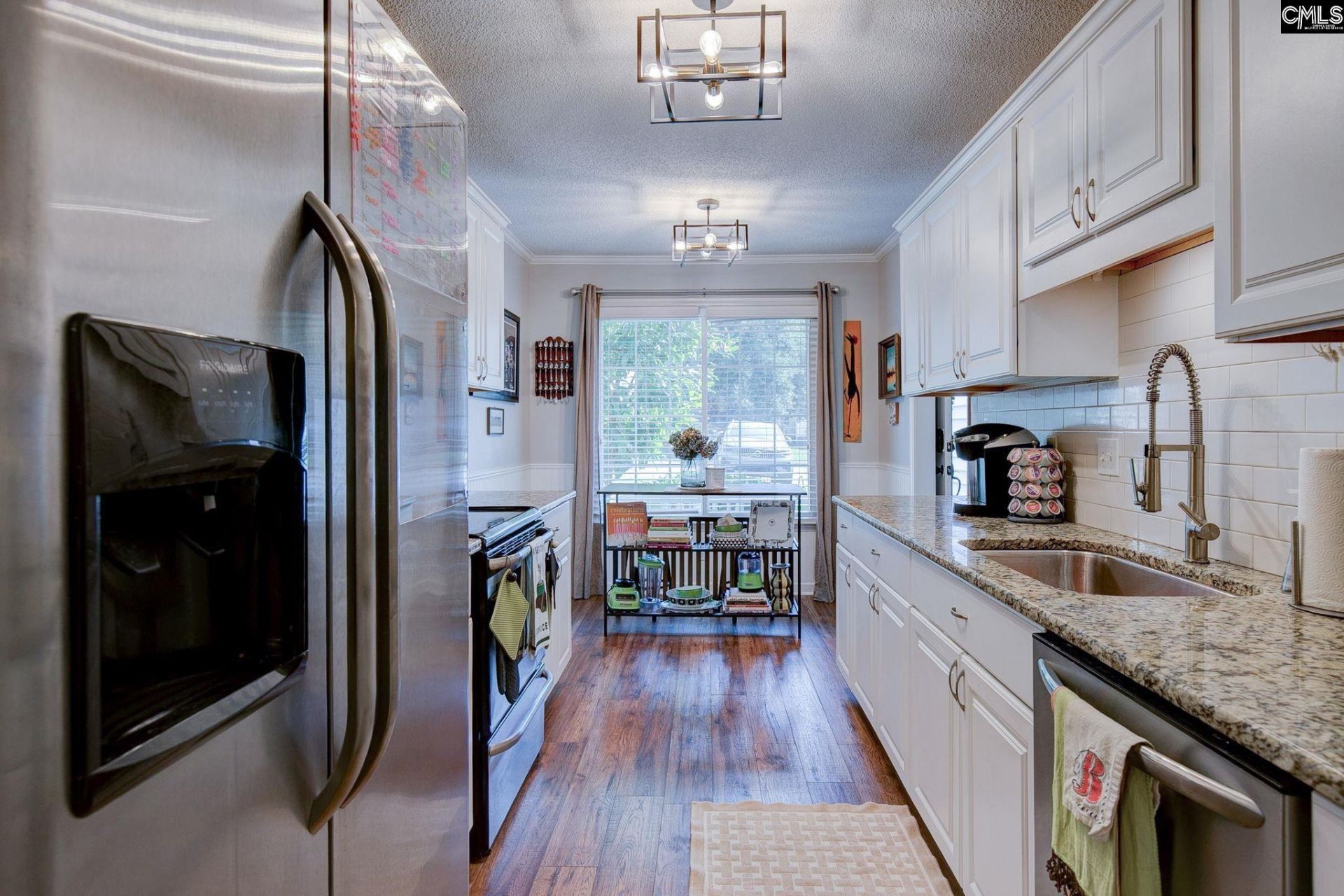 124 N Lake Pointe Drive  Photo 8