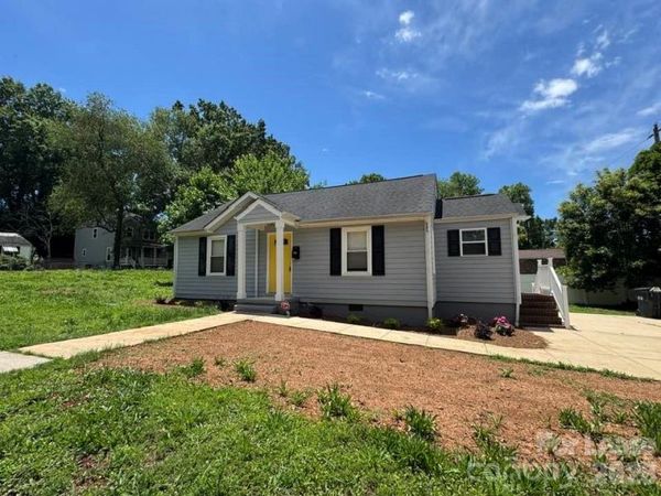 2401 Roslyn Avenue , Charlotte, NC 28208