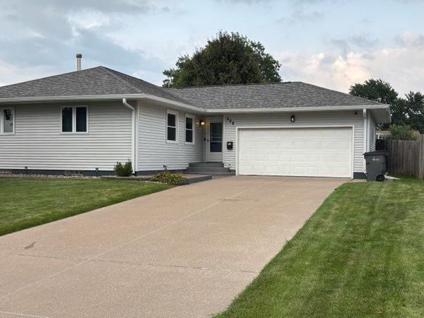 528 12th Avenue W, Milan, IL 61264
