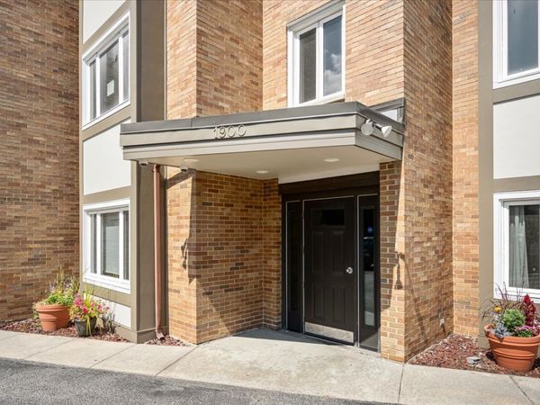 1900 Wilmette Avenue , Unit 2F, Wilmette, IL 60091