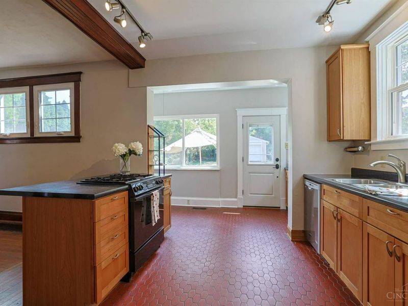 1655 Westmoreland Avenue, Cincinnati, OH 45223 Photo 14