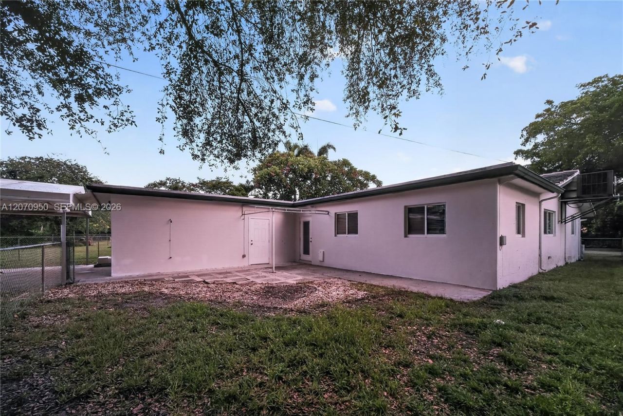 4300 Harrison St, Hollywood, FL 33021 Photo