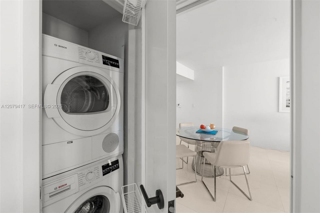 6801 Collins Ave, Unit 1401, Miami Beach, FL 33141 Photo