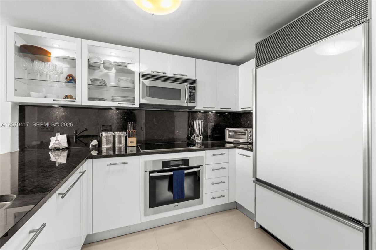 6801 Collins Ave, Unit 1401, Miami Beach, FL 33141 Photo