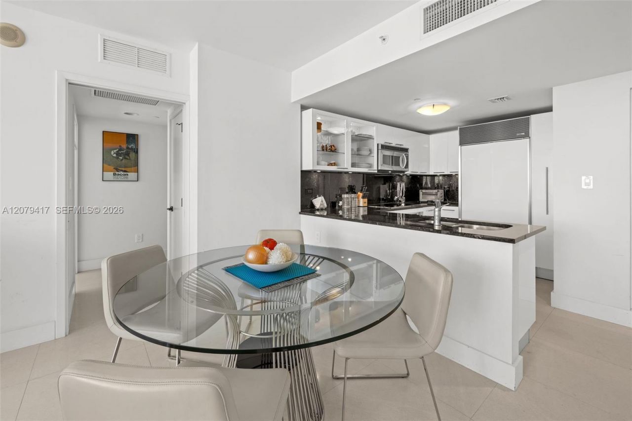 6801 Collins Ave, Unit 1401, Miami Beach, FL 33141 Photo
