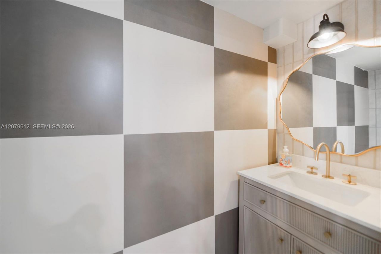 17800 Atlantic Blvd , Unit PH14, Sunny Isles Beach, FL 33160 Photo