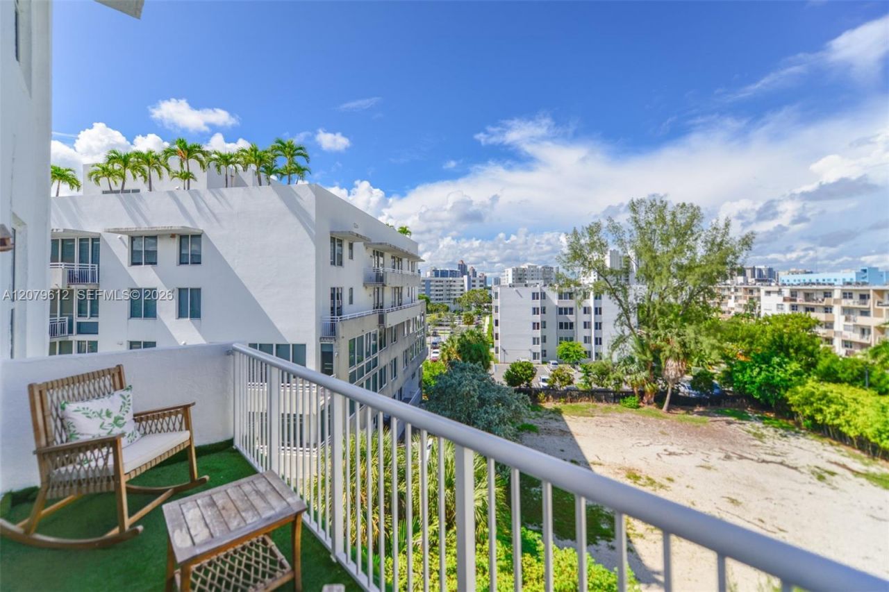 17800 Atlantic Blvd , Unit PH14, Sunny Isles Beach, FL 33160 Photo