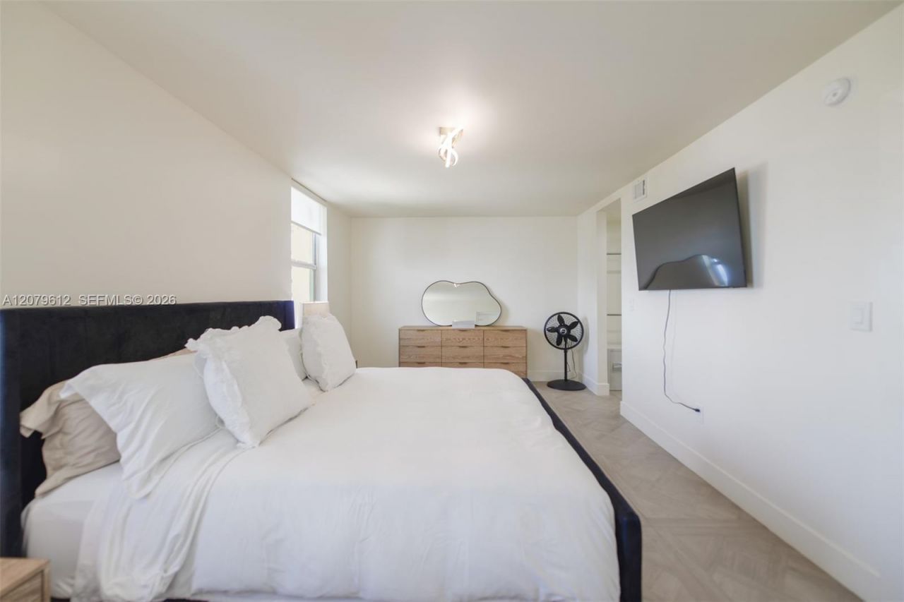 17800 Atlantic Blvd , Unit PH14, Sunny Isles Beach, FL 33160 Photo