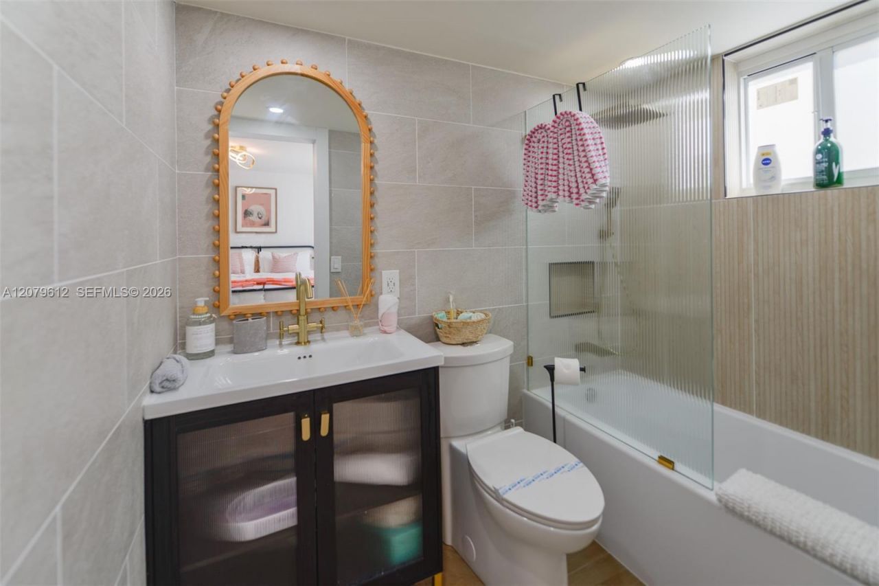 17800 Atlantic Blvd , Unit PH14, Sunny Isles Beach, FL 33160 Photo