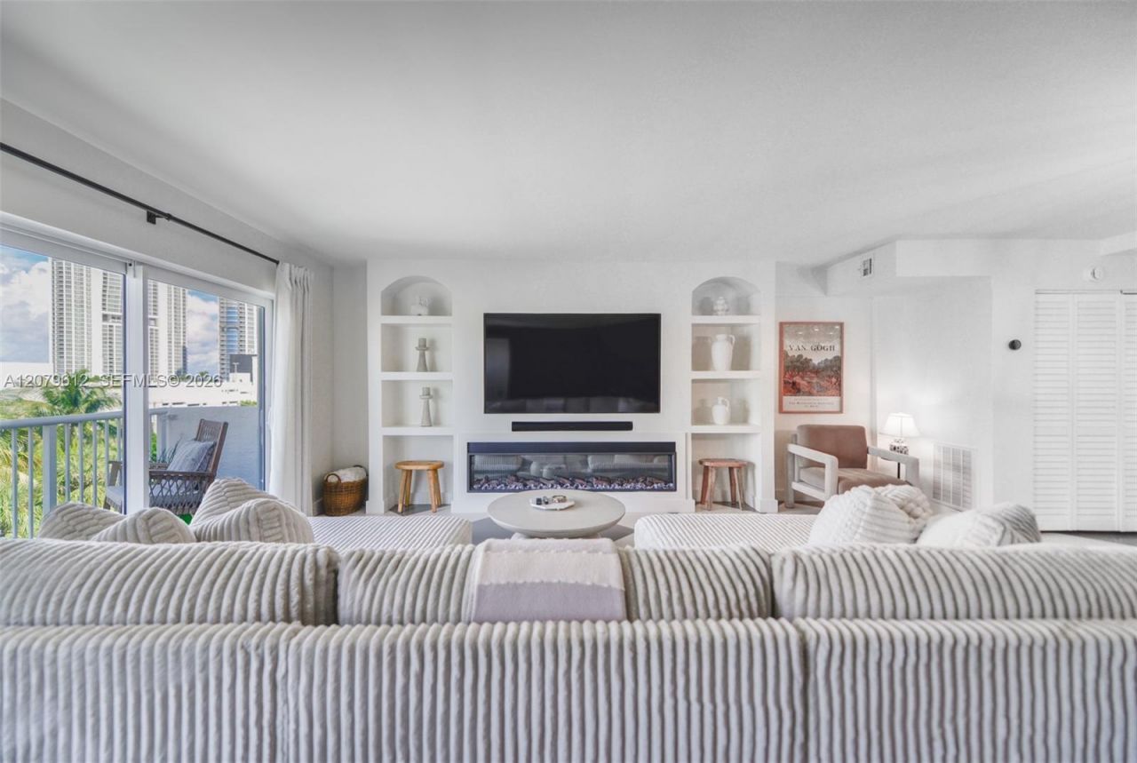 17800 Atlantic Blvd , Unit PH14, Sunny Isles Beach, FL 33160 Photo