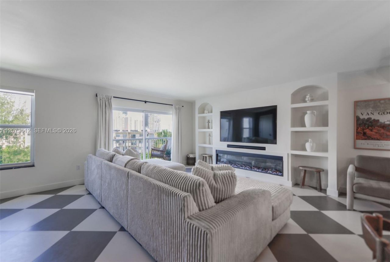 17800 Atlantic Blvd , Unit PH14, Sunny Isles Beach, FL 33160 Photo